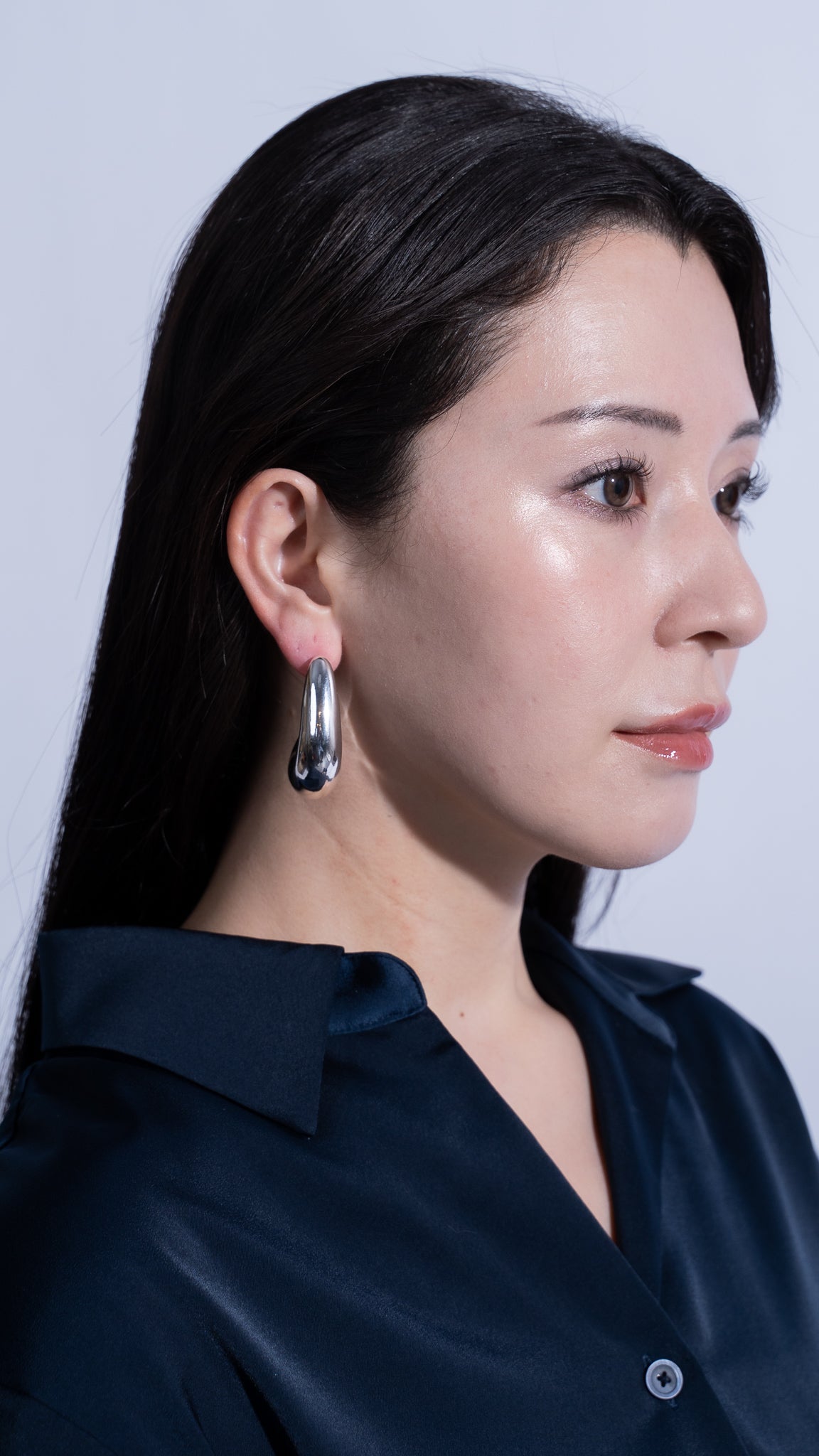 【K4】軽量ピアス ぷっくりJカーブフープ