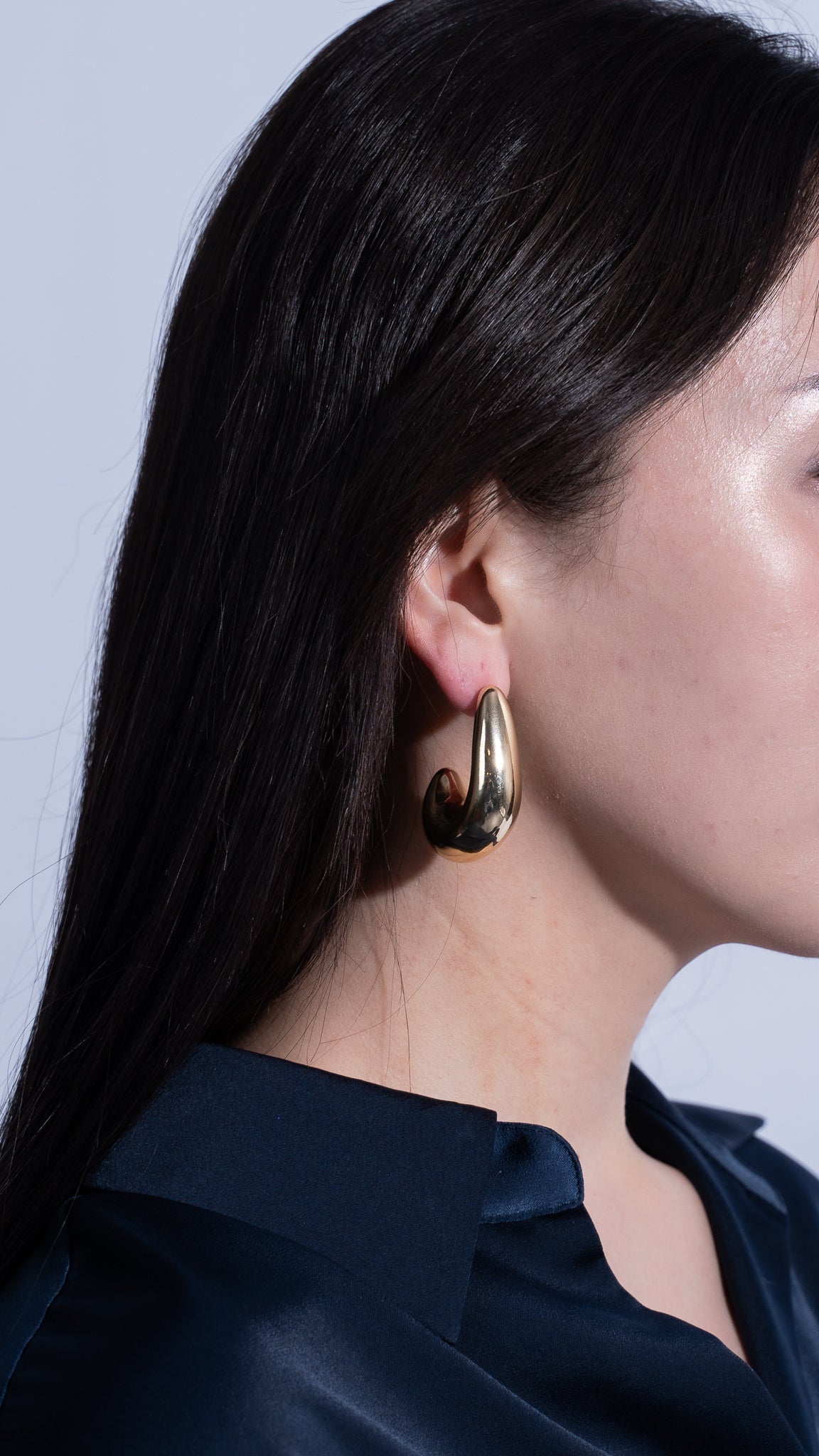 【K4】軽量ピアス ぷっくりJカーブフープ