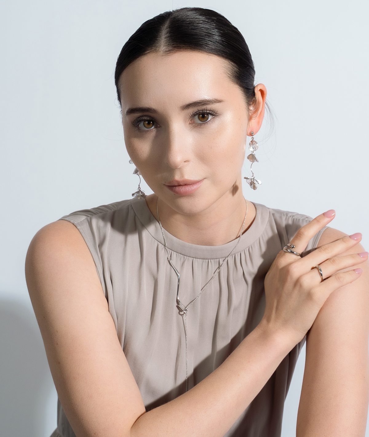 完売：入荷待ち【F2】揺れるフレームフラワーピアス