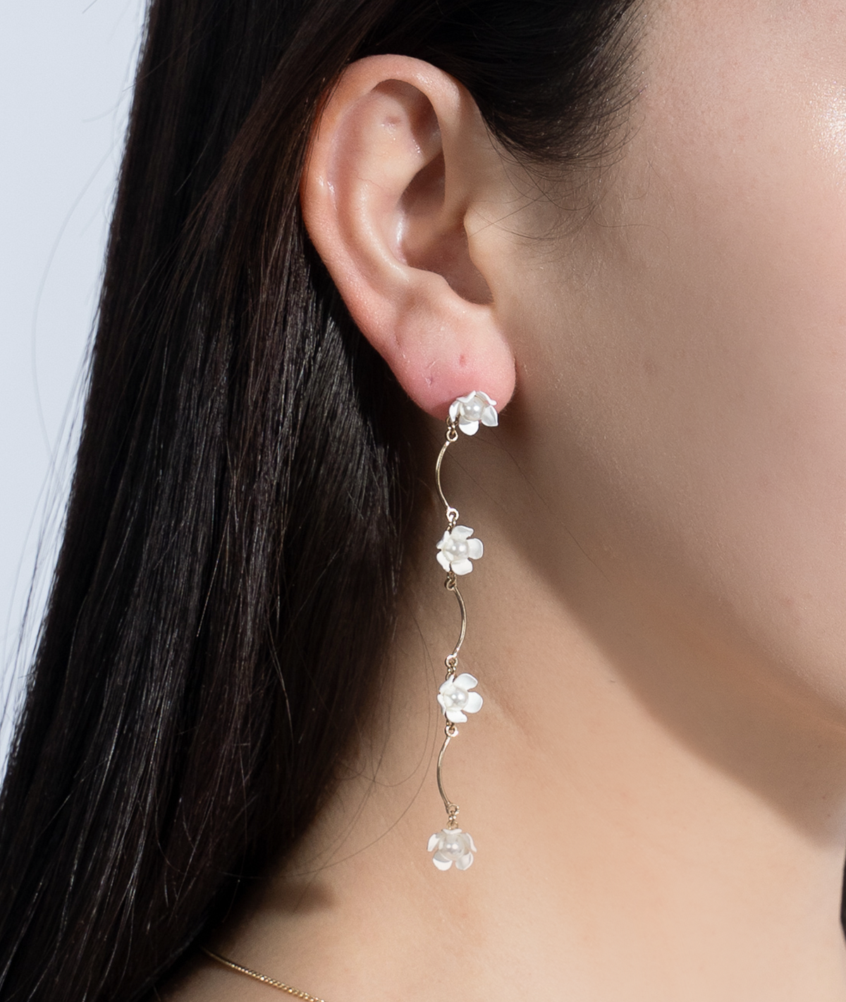 【F6】揺れるフラワーピアス