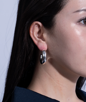 【K3】軽量ピアス ぷっくりCカーブフープ