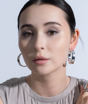 軽量ピアスぷっくりフープ