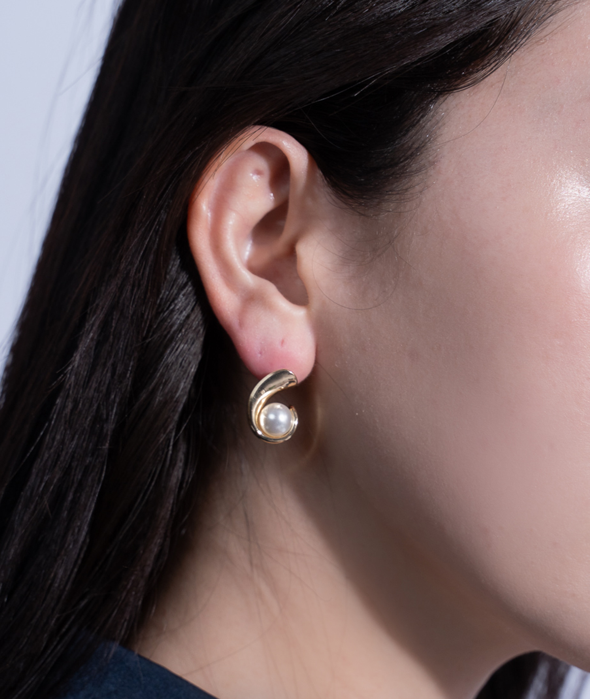 ゴールドパールカールピアス