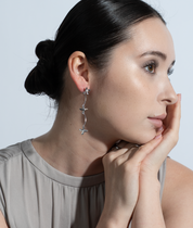 【F3】揺れるフラワーピアス