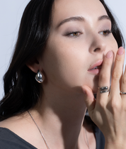 【K2】軽量ピアス ぷっくりフープドロップ