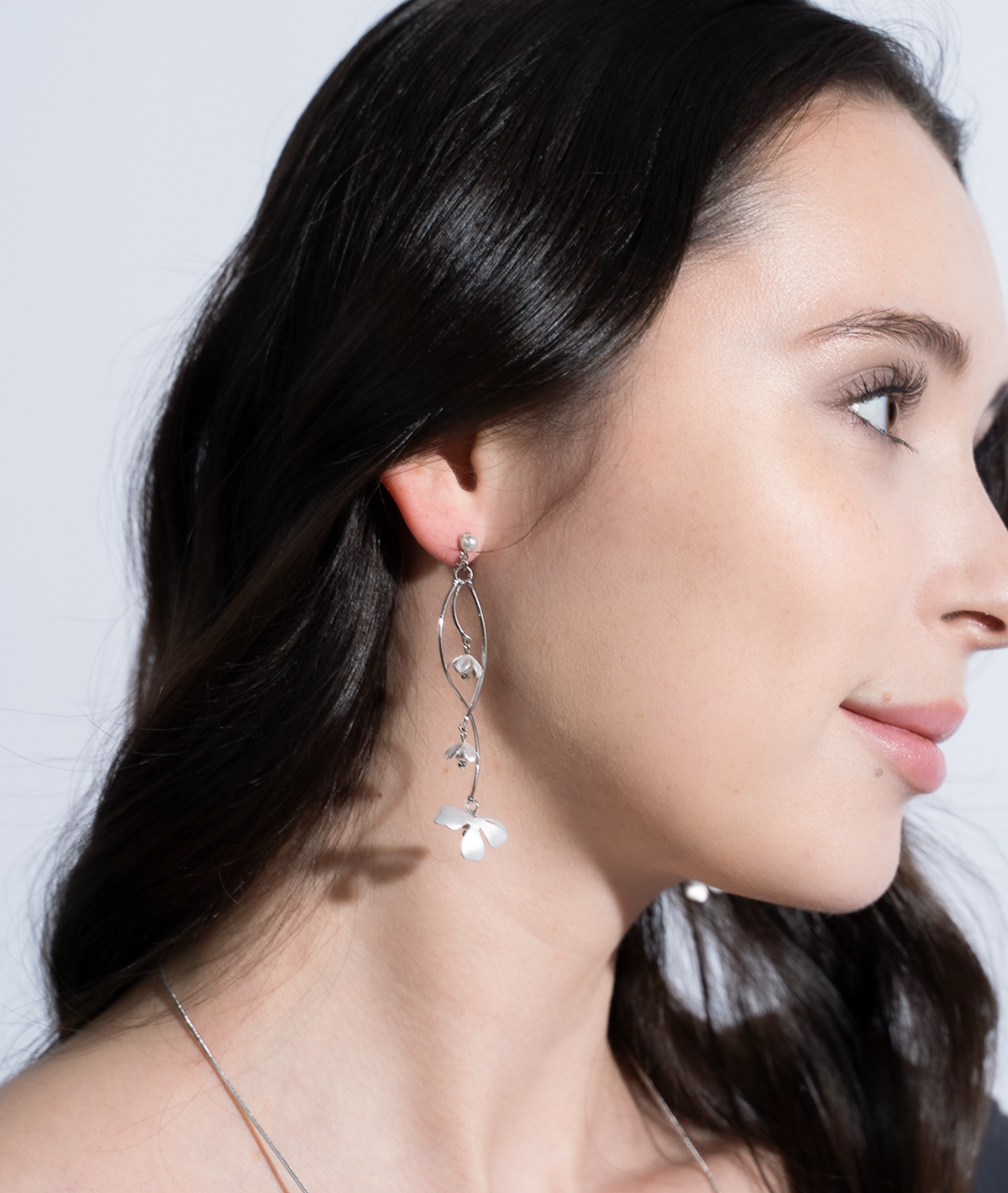 【F7】揺れるフラワーピアス