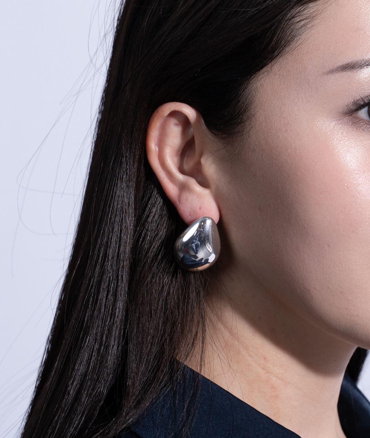 軽量ピアスぷっくりドロップ